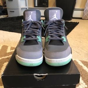Jordan 4 green glow mint condition size 11 men’s